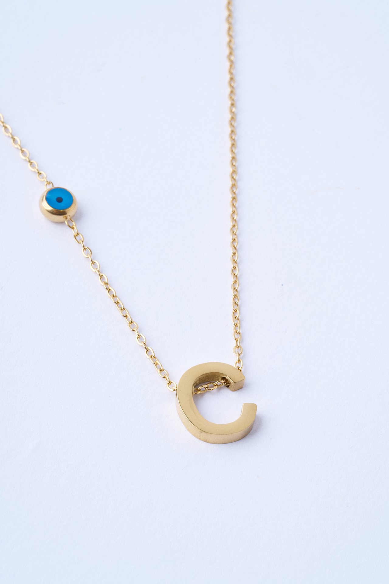 C Harfli Çelik Kolye