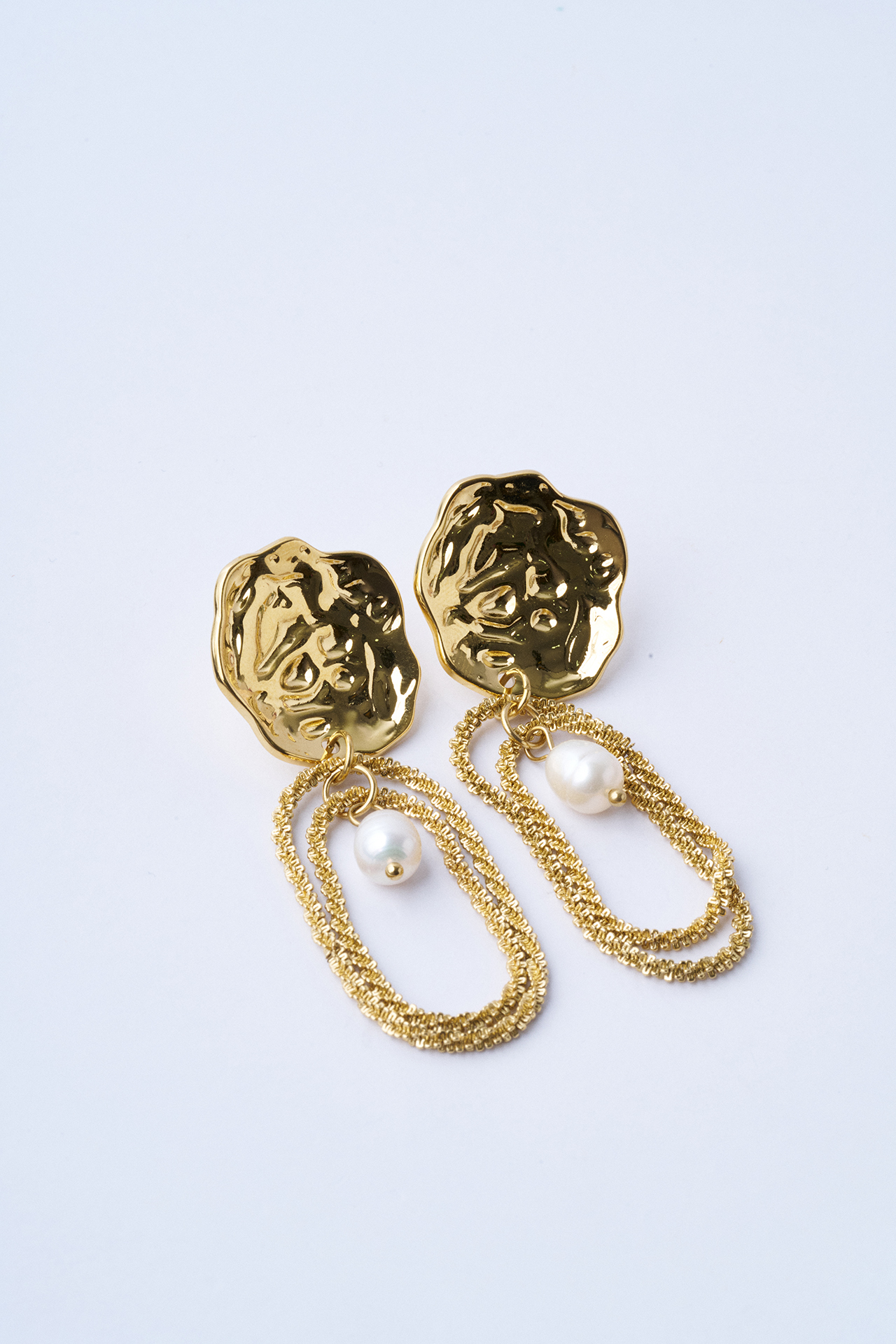 Pearly Gold Sallantılı Çelik Küpe - Mirey